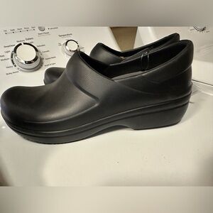 Crocs women’s professional work clogs, non slip